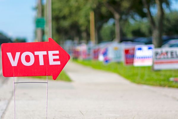 Trump îi îndeamnă pe americanii din Florida să voteze prin corespondenţă