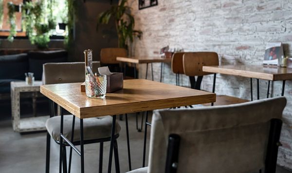 "Restaurantele rămân închise"
