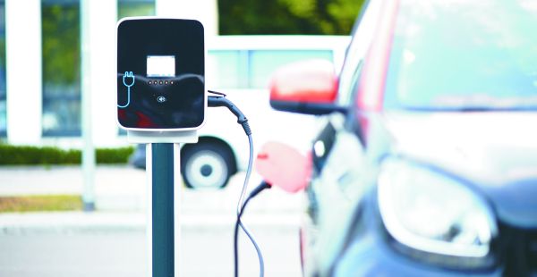 Proiectele imobiliare noi sau renovate, cu minim 10 locuri de parcare,trebuie să aibă staţii de încărcare a vehiculelor electrice