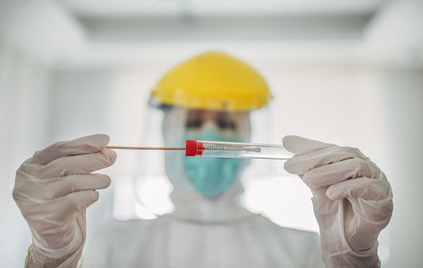Israelul examinează vaccinul rusesc anti-covid pentru achiziţionarea lui