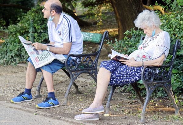 "Moţiunea de cenzură duce incertitudinea politică la un nou nivel"