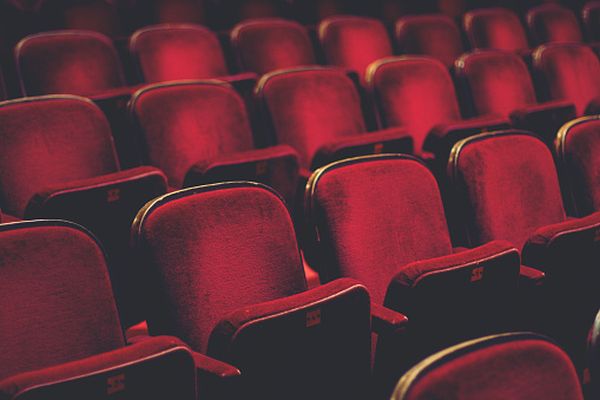 Noile măsuri anti-covid din teatre şi săli de spectacol