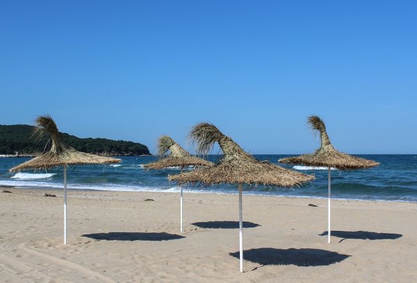 Turiştii de pe litoral vor putea beneficia de asigurare împotriva covid-19