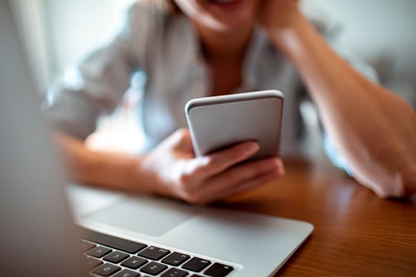 iPhone 12 nu va veni cu cea mai rapidă versiune de 5G din ţară