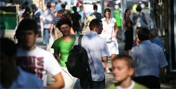 Fitch îşi îmbunătăţeşte prognoza privind contracţia PIB-ului mondial din acest an