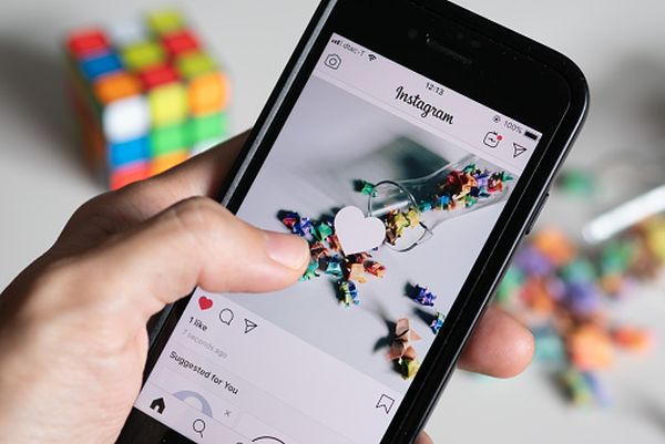Instagram intenţionează să adauge un tab dedicat cumpărăturilor