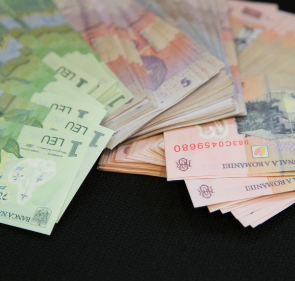 Unde va ajunge euro/leu? Să ne uităm la zlot, coroană, forint