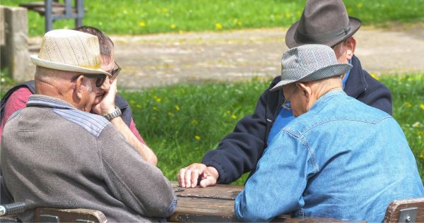 Majorarea pensiilor cu 40% şi un miliard lei pentru primării