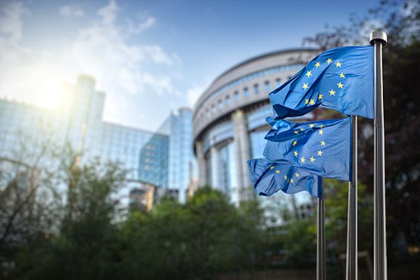 "UE şi BCE trebuie să îşi mărească eforturile pentru a depăşi criza"