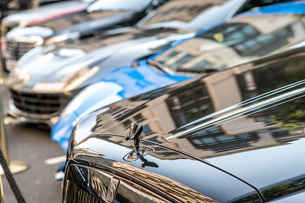 Rolls-Royce Holdings vrea să atragă până la 2,5 miliarde de lire sterline