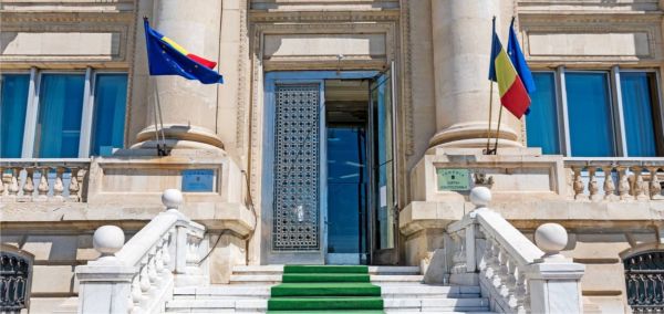 CCR amână pronunţarea pe legea alegerilor parlamentare