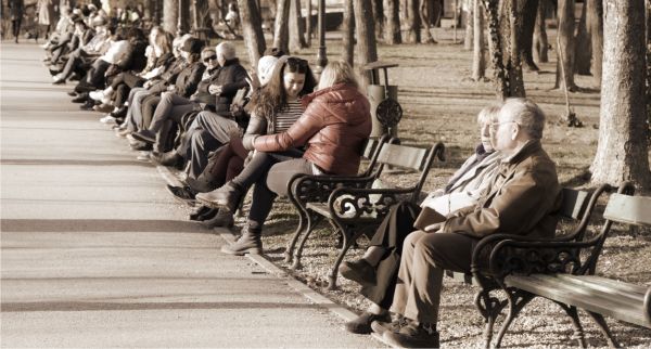 Majorarea pensiilor cu 40,3%: justiţie socială sau tranzacţie electorală ?