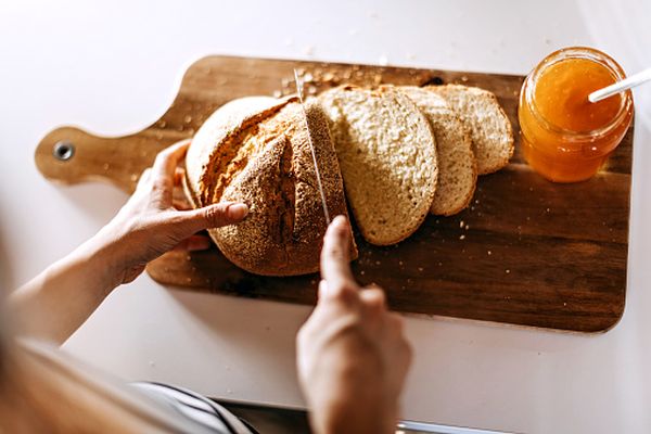 "Nu există dovezi potrivit cărora virusul pandemic s-ar transmite prin consumul de alimente"