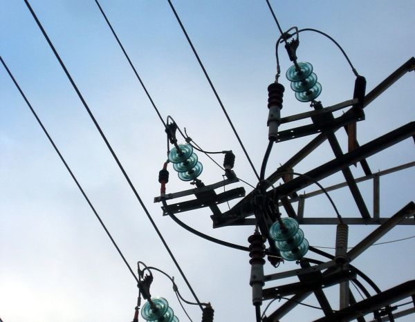 Transelectrica avea de recuperat creanţe de 47,5 milioane lei pentru transportul electricităţii