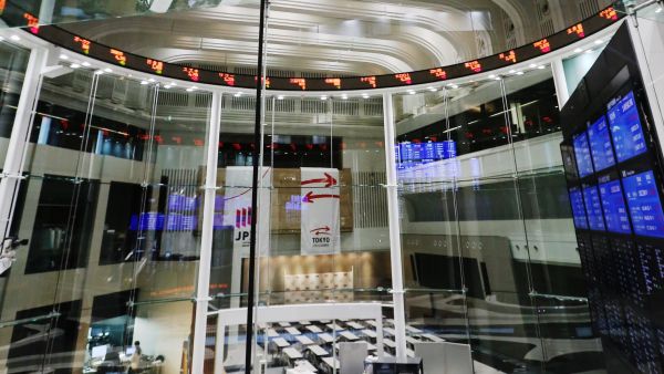 Bursa de la Tokyo suspendă tranzacţiile din cauza unei defecţiuni a sistemului