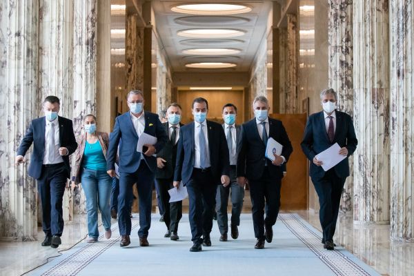 PNL şi-a ales candidaţii pentru alegerile parlamentare