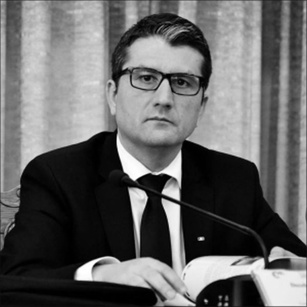 Primarul municipiului Constanţa, Decebal Făgădău, trimis în judecată de DNA într-un dosar în care e vizat şi Radu Mazăre