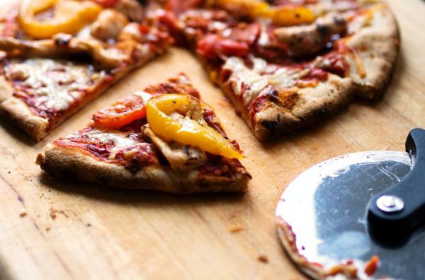 De ce sa alegeti un cuptor pizza pe lemne? Iata cateva motive care va vor convinge!