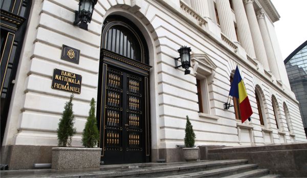 BCR: "Ne aşteptăm ca ratingul suveran al României să fie păstrat neschimbat la finalul acestui an"