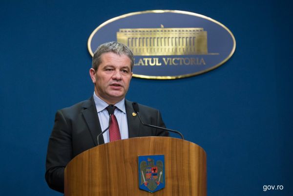 Universitatea de Vest Timişoara a cerut anularea diplomei de doctor obţinută de Florian Bodog