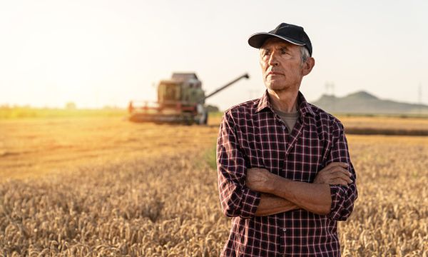 122.986 fermieri afectaţi de criza COVID-19 vor primi 150 milioane de euro