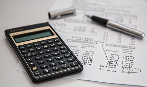 Economia României s-ar putea contracta în 2020 cu aproximativ 5%