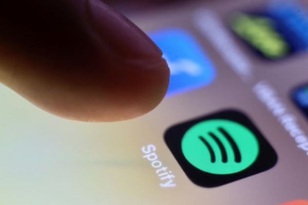 Spotify va promova melodii contra cost