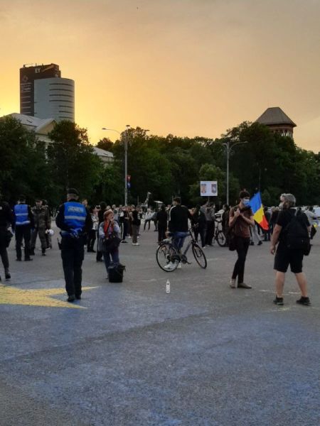 Federaţia Columna organizează un protest în Piaţa Victoriei