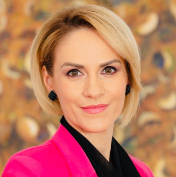 "Milioane de români obişnuiţi, atât comercianţi cât şi consumatori, vor continua să sufere grav, în favoarea supermarketurilor"