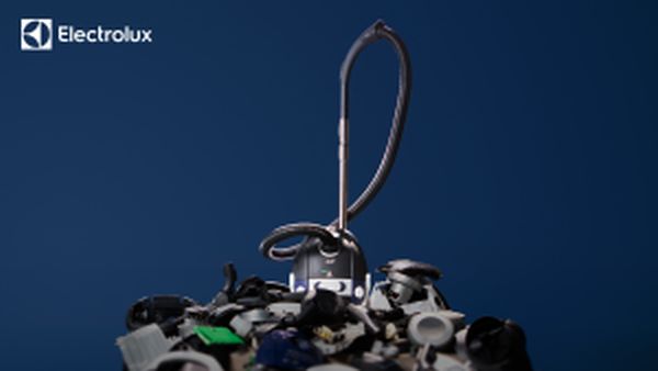 Electrolux lansează primul său aspirator sustenabil, realizat din materiale 100% reciclabile şi reciclate