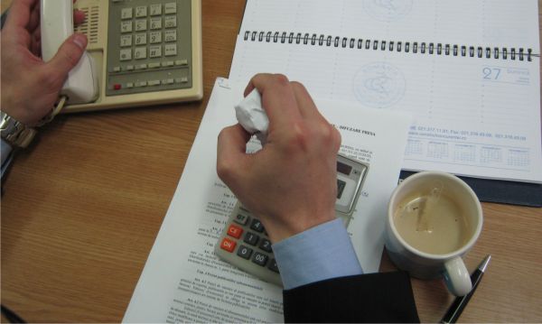 82% dintre managerii companiilor autohtone cred că economia este afectată de criza actuală
