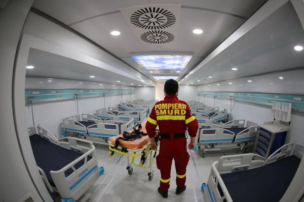 Pacienţii trataţi în unitatea mobilă de terapie intensivă din cadrul SJU, mutaţi din cauza unei defecţiuni