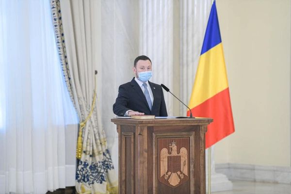 "Am declarat război arderii deşeurilor"