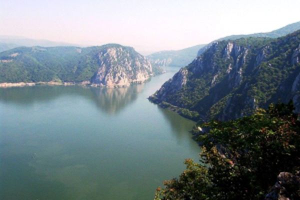 Fonduri europene de 3,67 de milioane de euro pentru reducerea riscului la inundaţii în bazinul Dunării