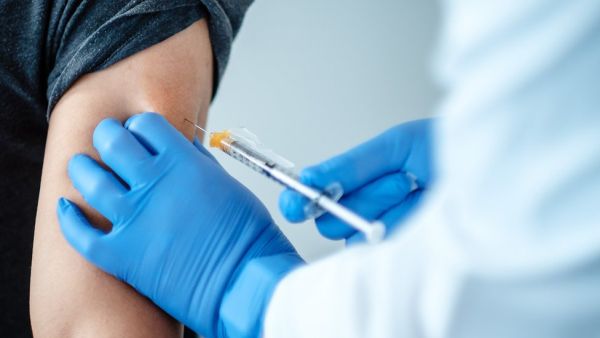 ''Administraţia Prezidenţială şi Guvernul intră în a doua tranşă de vaccinare anti-COVID''