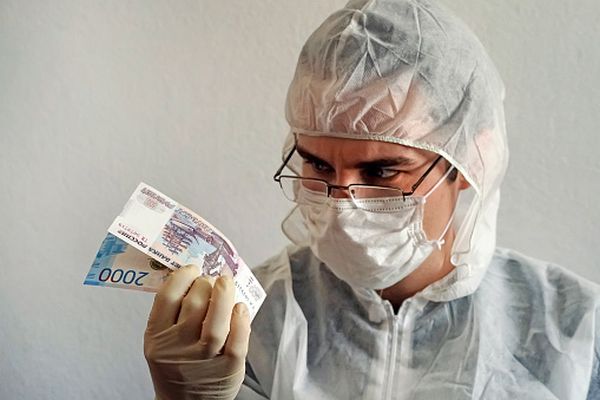 Aproximativ 5.000 de tranzacţii frauduloase, identificate global într-o operaţiune de combatere a activităţii cărăuşilor de bani