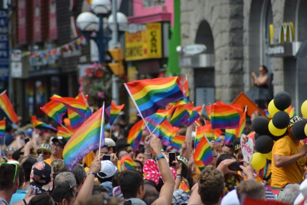 Elveţia a dat undă verde proiectului privind legalizarea căsătoriei între persoane de acelaşi sex