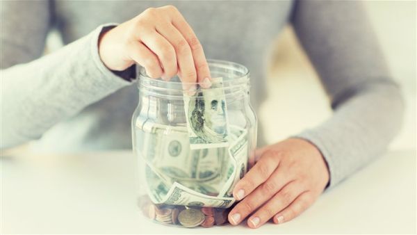 8 metode eficiente de a economisi bani în fiecare lună