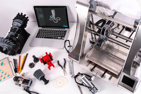 Tehnologia 3D în industria auto - de la prototipare la producţia de serie