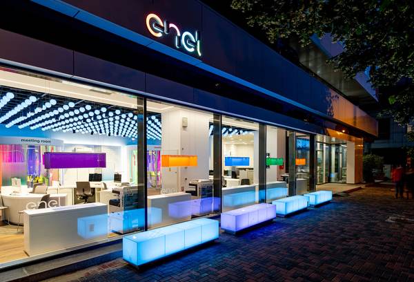Enel iniţiază un proiect pilot de acces în magazinele sale pe bază de programare telefonică