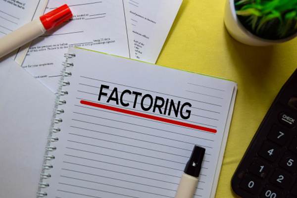 Factoringul: ce este şi cum funcţionează?