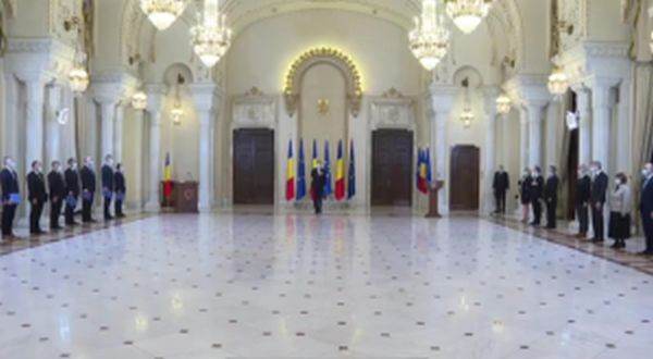 Membrii Guvernului Cîţu au depus jurământul de învestitură