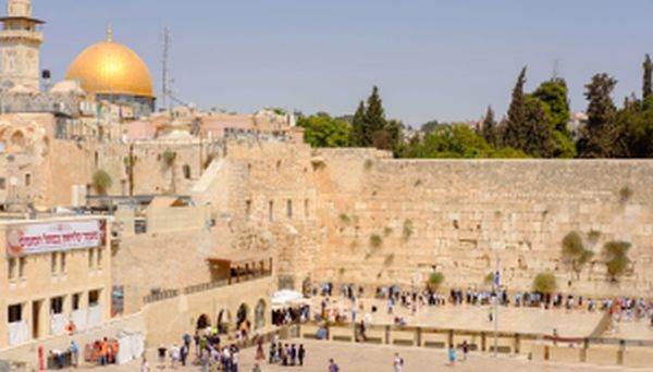 Ministerul Turismului din Israel pune la dispoziţia românilor un formular electronic pentru a lăsa mesaje la Zidul Plângerii