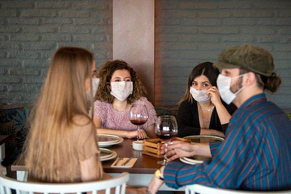 Autorităţile au decis redeschiderea restaurantelor în municipiul reşedinţă, raportat la o incidenţă fără focare