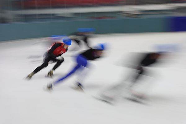 Patinatorii de la Petrolul Ploieşti fac perfomanţă deşi nu dispun de patinoar pentru antrenamente