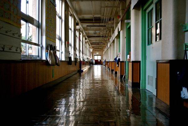 Ministrul Educaţiei: toată lumea doreşte redeschiderea şcolilor