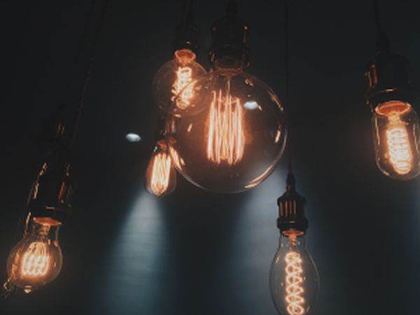 Preţul redus la energie electrică şi liberalizarea pieţei de energie aduc peste 1.000 de noi contracte în portofoliul Nova Power & Gas