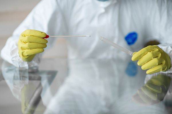 Marea Britanie solicită test negativ de coronavirus la intrarea în ţară