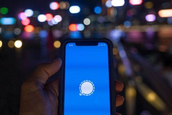 Ce este şi cum funcţionează Signal, aplicaţia care câştigă tot mai mult teren în faţa Whatsapp