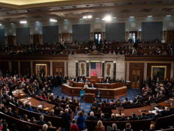 Congresul începe dezbaterile cu privire la punerea sub acuzare a preşedintelui Trump